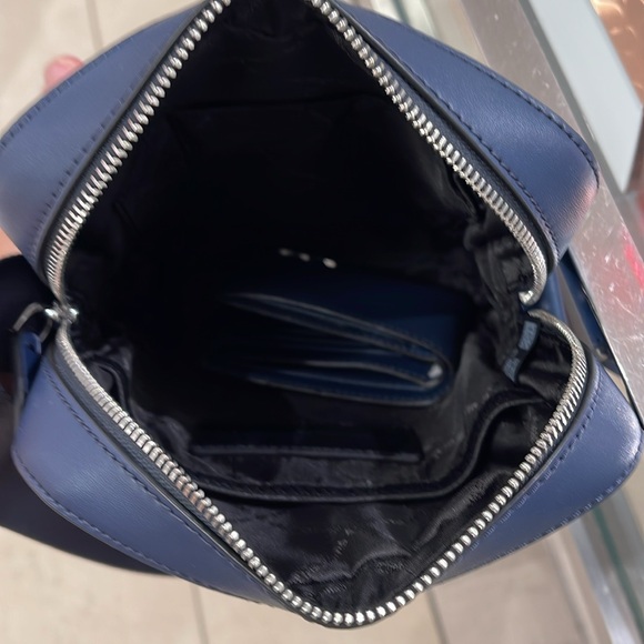 Michael Kors Cooper Flight Crossbody Bag & MK Cooper Billfold Wallet

NWT - Picture 13 of 16